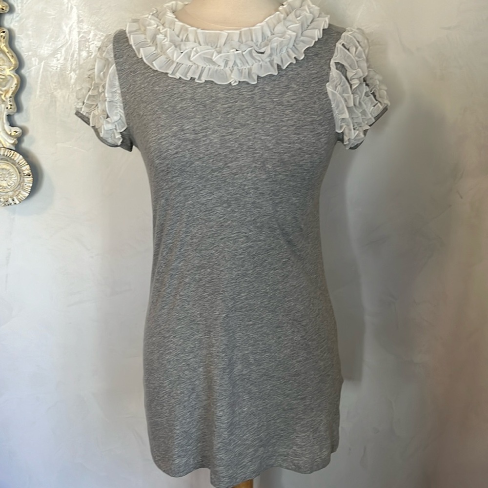 Twelve by Twelve gray t-shirt white ruffle detail rhinestone buttons Size large